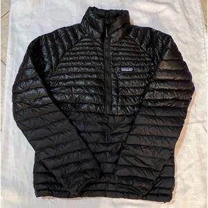 Women’s Patagonia 1/2 Zip Down Puffer Coat size small.